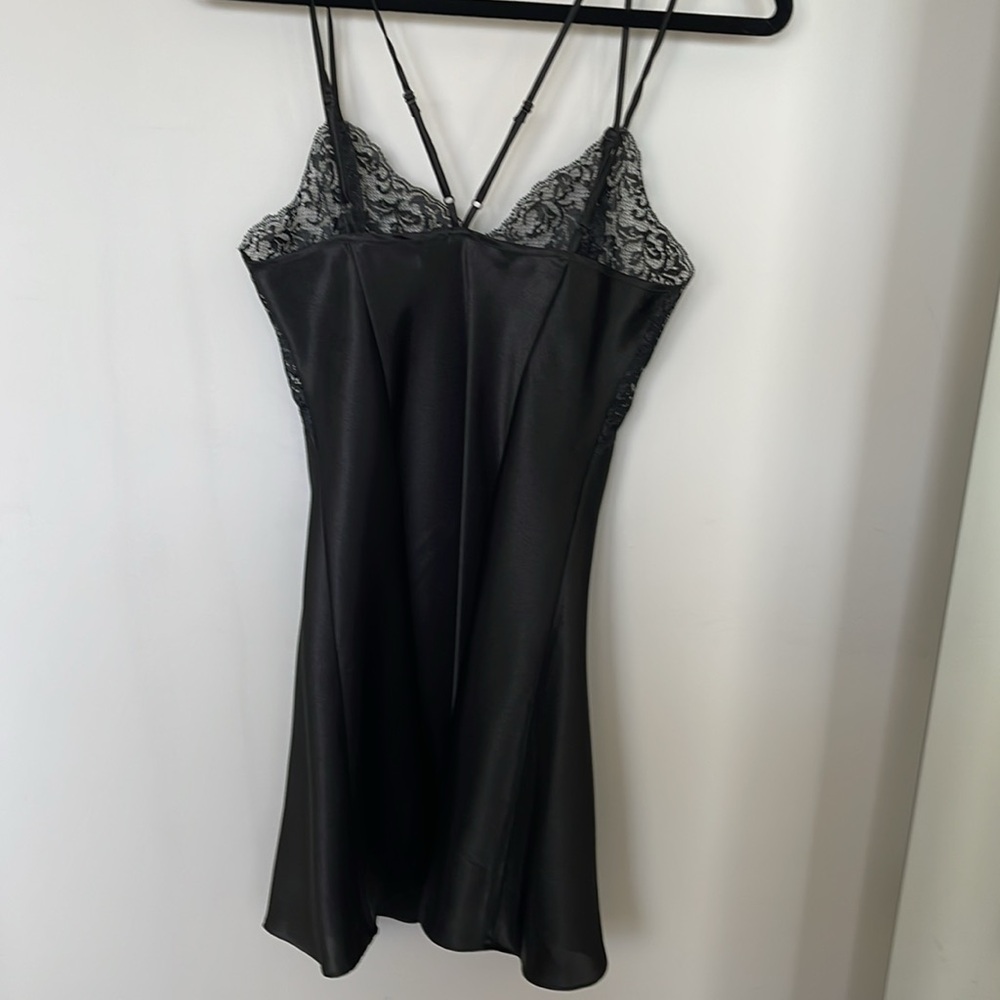 Lingerie - Picture 5 of 5